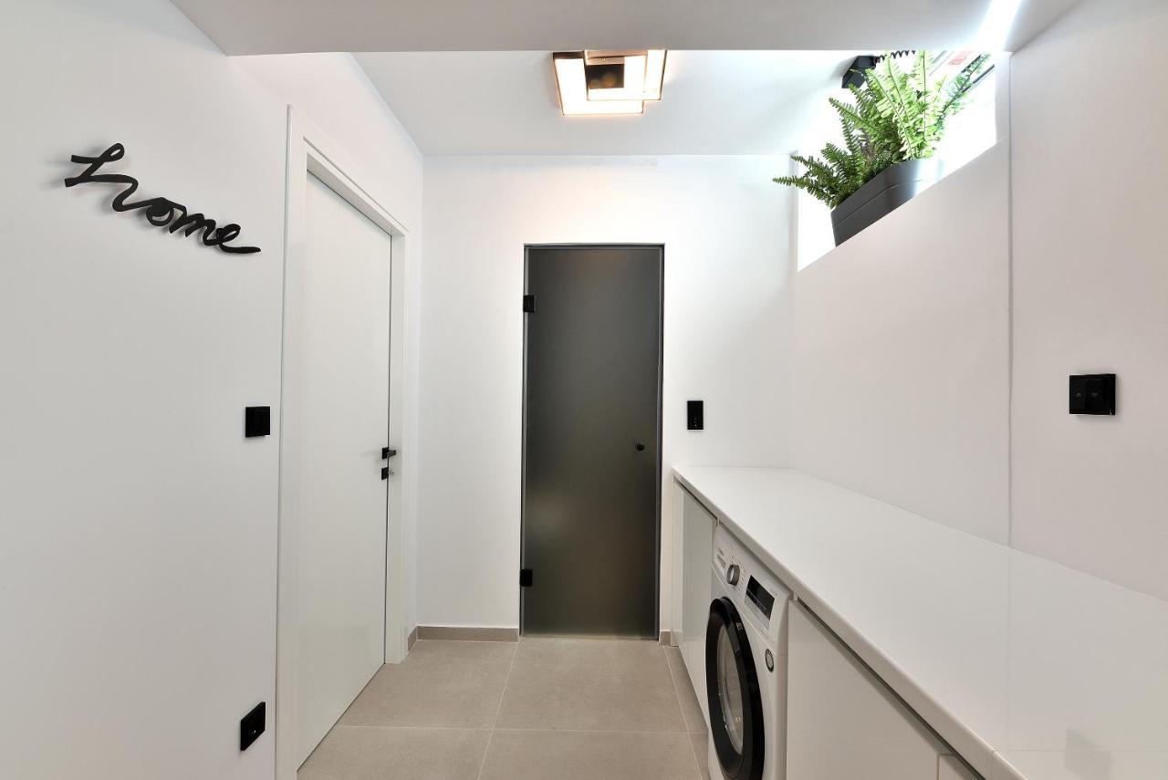 Phaedrus Living City Center Luxury Flat Skoufa Athene Buitenkant foto